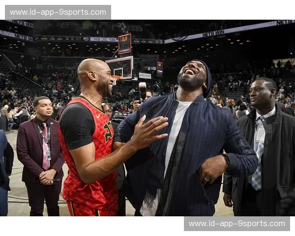 飞沙走石，谁主沉浮？科比vs卡特，一场永不落幕的空中对决